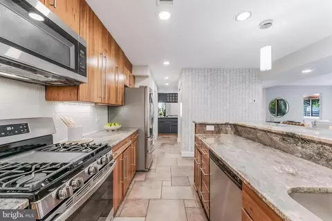 Kitchen - 1982 Solaridge Ct, Reston, VA 20191 photo 4 of 6