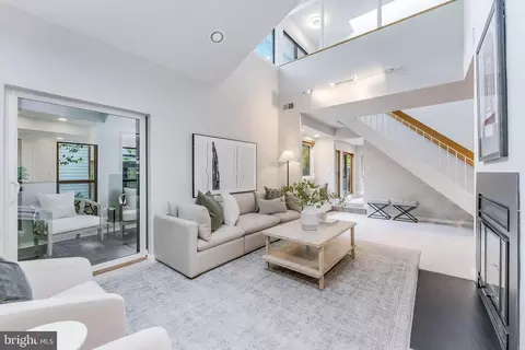 Living - 1982 Solaridge Ct, Reston, VA 20191 photo 3 of 4