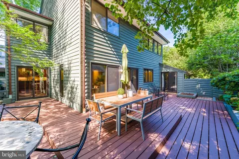 Exterior - 1982 Solaridge Ct, Reston, VA 20191 photo 7 of 14