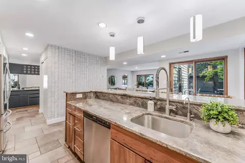Kitchen - 1982 Solaridge Ct, Reston, VA 20191 photo 5 of 6