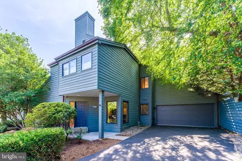 Exterior - 1982 Solaridge Ct, Reston, VA 20191 photo 11 of 14