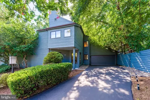 Exterior - 1982 Solaridge Ct, Reston, VA 20191 photo 13 of 14
