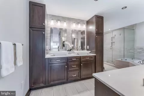Bath - 1982 Solaridge Ct, Reston, VA 20191 photo 2 of 7