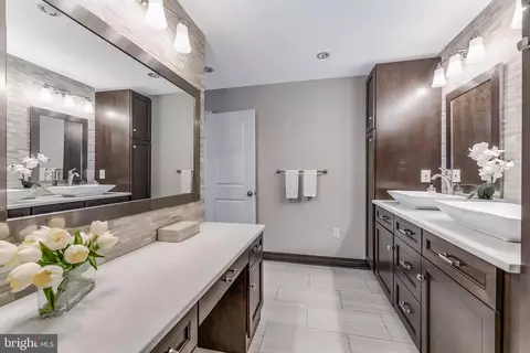 Bath - 1982 Solaridge Ct, Reston, VA 20191 photo 3 of 7