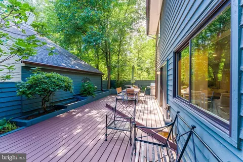 Exterior - 1982 Solaridge Ct, Reston, VA 20191 photo 5 of 14