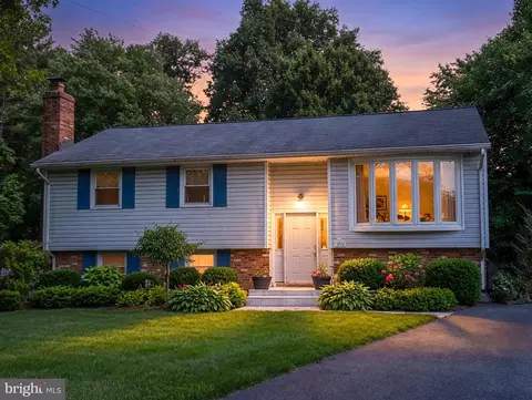 14923 Boydell Dr, Centreville, VA 20120