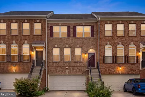 8570 Wyngate Manor Ct, Alexandria, VA 22309