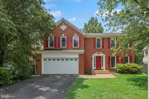 1511 Snowflake Ct, Herndon, VA 20170