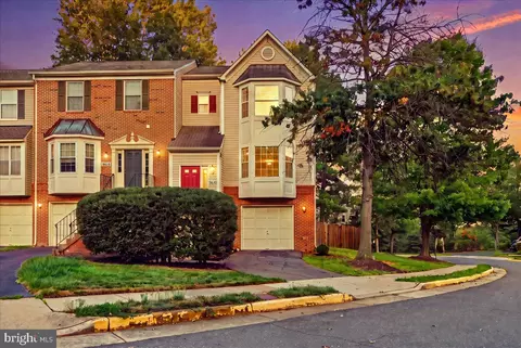 5610 Belleau Woods Ln, Alexandria, VA 22315
