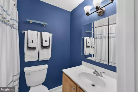 Bath - 7901 Laural Valley Way, Springfield, VA 22153 photo 2 of 3