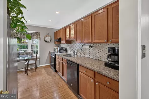 Kitchen - 7901 Laural Valley Way, Springfield, VA 22153 photo 2 of 3