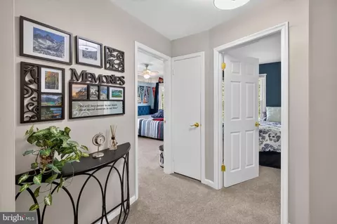 Entry Way - 7901 Laural Valley Way, Springfield, VA 22153 photo 3 of 4