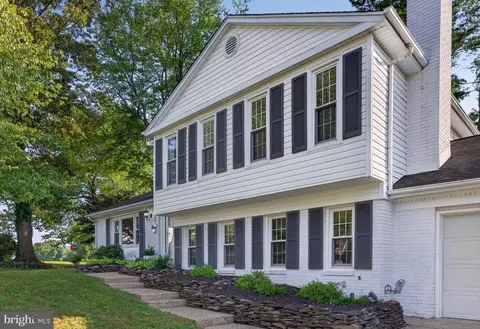 Exterior - 7901 Laural Valley Way, Springfield, VA 22153 photo 3 of 10