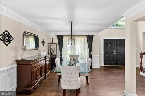 Entry Way - 7214 Calamo St, Springfield, VA 22150 photo 8 of 19