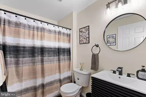Bath - 7214 Calamo St, Springfield, VA 22150 photo 6 of 6