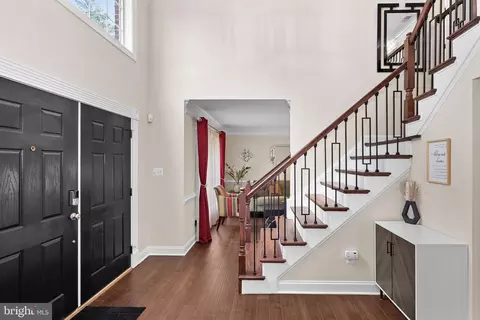 Entry Way - 7214 Calamo St, Springfield, VA 22150 photo 3 of 19