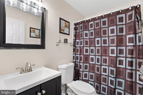 Bath - 7214 Calamo St, Springfield, VA 22150 photo 5 of 6