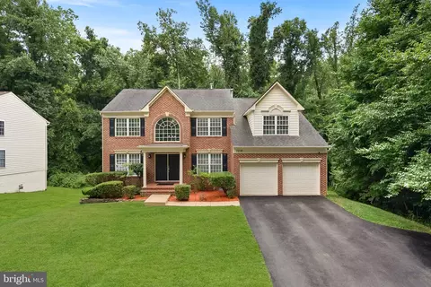 Exterior - 7214 Calamo St, Springfield, VA 22150 photo 2 of 12