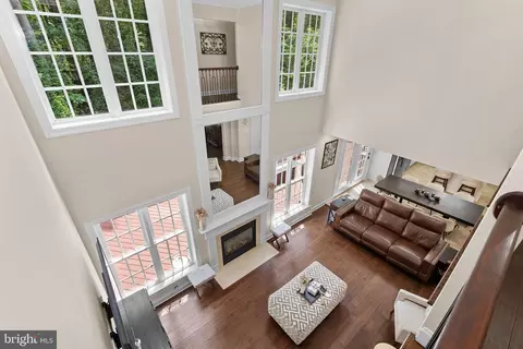 Entry Way - 7214 Calamo St, Springfield, VA 22150 photo 13 of 19