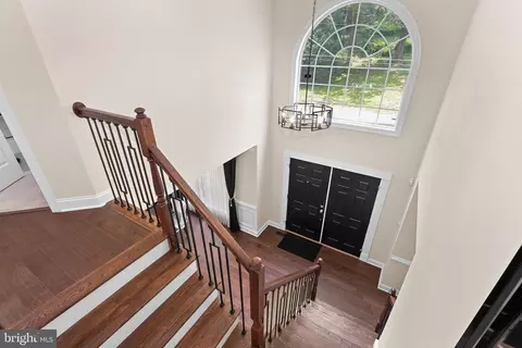 Entry Way - 7214 Calamo St, Springfield, VA 22150 photo 4 of 19