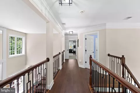 Entry Way - 7214 Calamo St, Springfield, VA 22150 photo 16 of 19