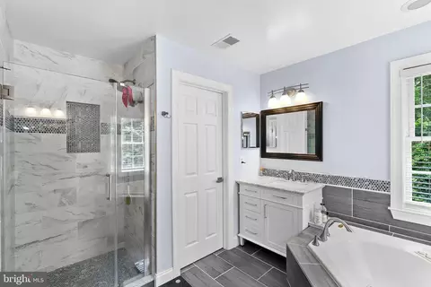 Bath - 7214 Calamo St, Springfield, VA 22150 photo 4 of 6