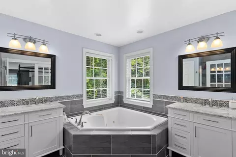 Bath - 7214 Calamo St, Springfield, VA 22150 photo 3 of 6