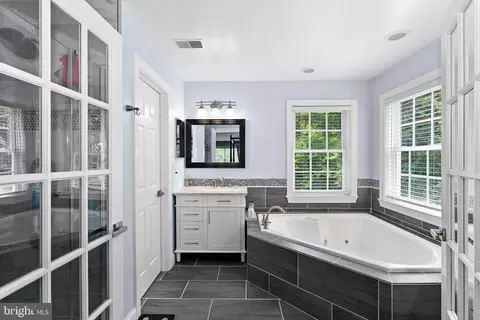 Bath - 7214 Calamo St, Springfield, VA 22150 photo 2 of 6