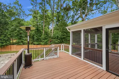 Exterior - 2604 Mountain Laurel Pl, Reston, VA 20191 photo 5 of 12