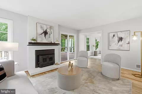 Living - 2604 Mountain Laurel Pl, Reston, VA 20191 photo 5 of 9