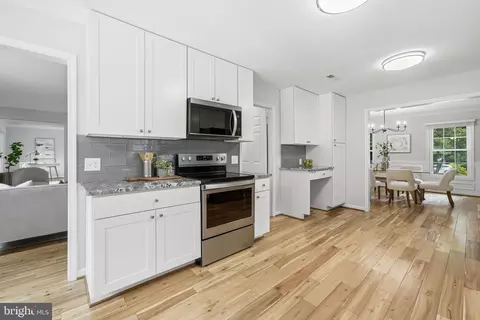 Entry Way - 2604 Mountain Laurel Pl, Reston, VA 20191 photo 4 of 10