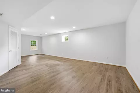 Living - 2604 Mountain Laurel Pl, Reston, VA 20191 photo 9 of 9