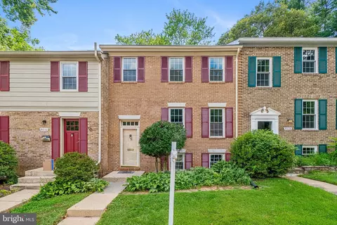 9630 Lindenbrook St, Fairfax, VA 22031