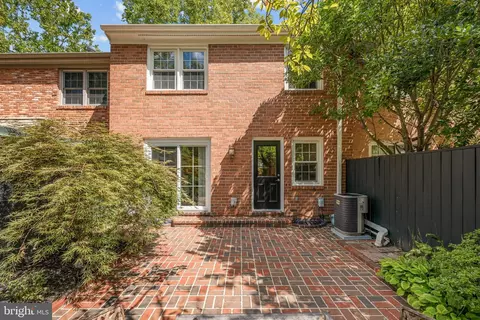 Exterior - 8413 Forrester Blvd, Springfield, VA 22152 photo 4 of 7