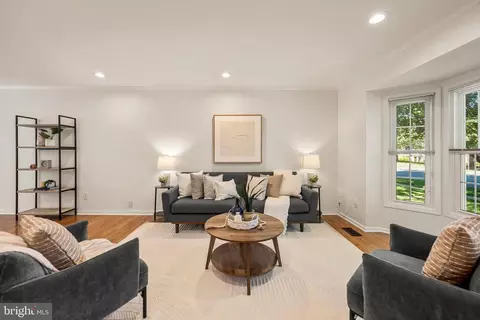 Living - 8413 Forrester Blvd, Springfield, VA 22152 photo 1 of 7