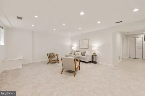 Living - 8413 Forrester Blvd, Springfield, VA 22152 photo 5 of 7