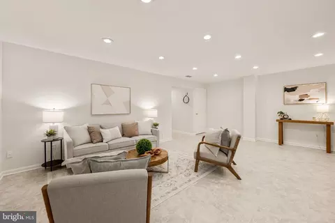 Living - 8413 Forrester Blvd, Springfield, VA 22152 photo 4 of 7