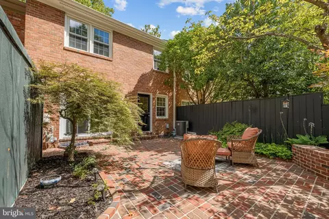 Exterior - 8413 Forrester Blvd, Springfield, VA 22152 photo 3 of 7
