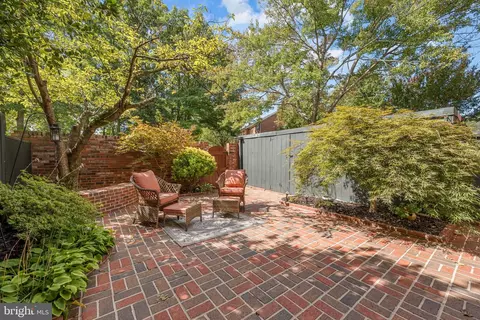 Exterior - 8413 Forrester Blvd, Springfield, VA 22152 photo 2 of 7