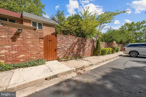 Exterior - 8413 Forrester Blvd, Springfield, VA 22152 photo 5 of 7