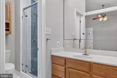 Bath - 7023 Solomon Seal Ct, Springfield, VA 22152 photo 1 of 4