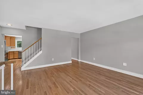 Living - 7023 Solomon Seal Ct, Springfield, VA 22152 photo 3 of 5