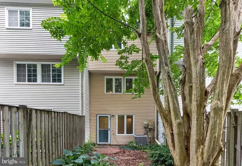 Exterior - 6313 Sunset Ter, Springfield, VA 22153 photo 4 of 5