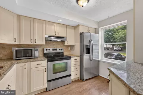 Kitchen - 6313 Sunset Ter, Springfield, VA 22153 photo 3 of 4