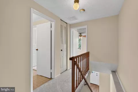 Entry Way - 6313 Sunset Ter, Springfield, VA 22153 photo 2 of 3
