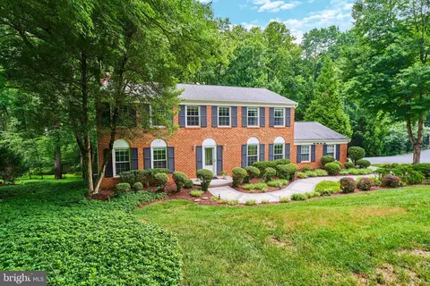 3091 Cobb Hill Ln, Oakton, VA 22124