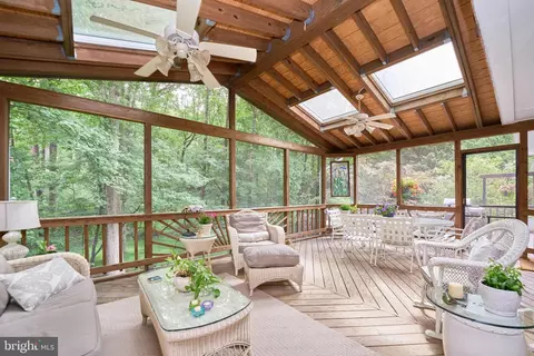 3091 Cobb Hill Ln, Oakton, VA 22124