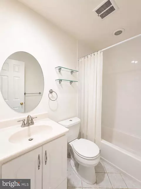 Bath - 1795 Westwind Way #51, Mclean, VA 22102 photo 4 of 4