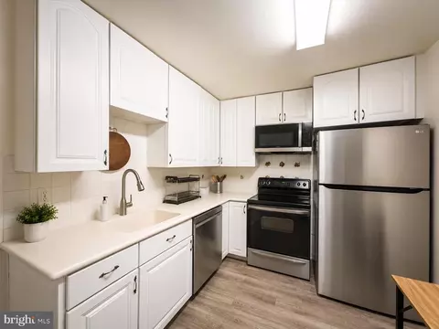 Kitchen - 1795 Westwind Way #51, Mclean, VA 22102 photo 2 of 2