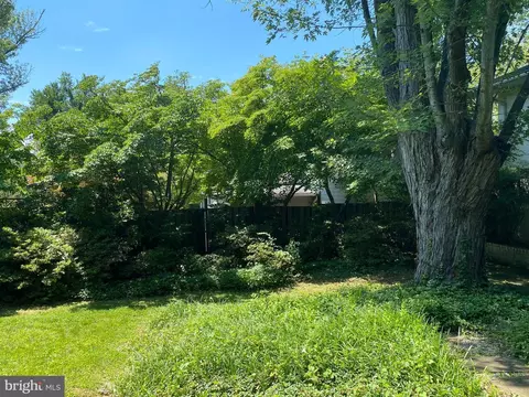 Exterior - 1633 Dempsey St, Mclean, VA 22101 photo 7 of 13